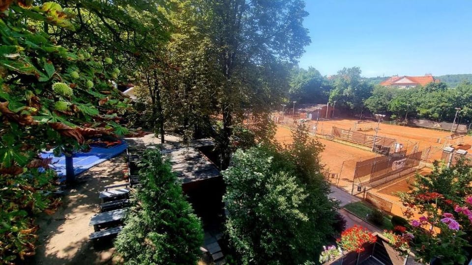 Tenis Cibulka Suites Bed and Breakfast in Prague