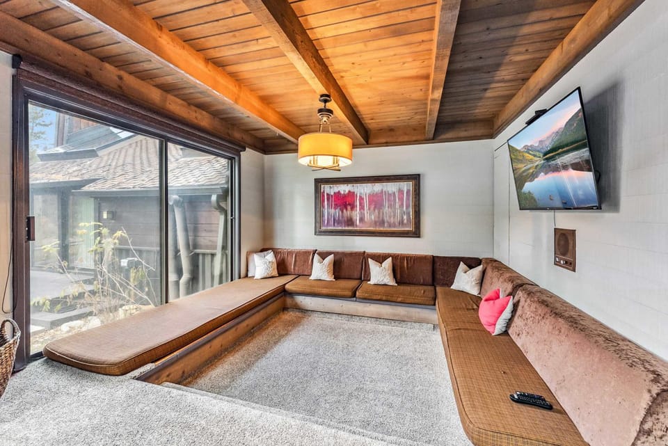 Bright Breck Condo Walk to Ski Lift and Shuttle House in Breckenridge