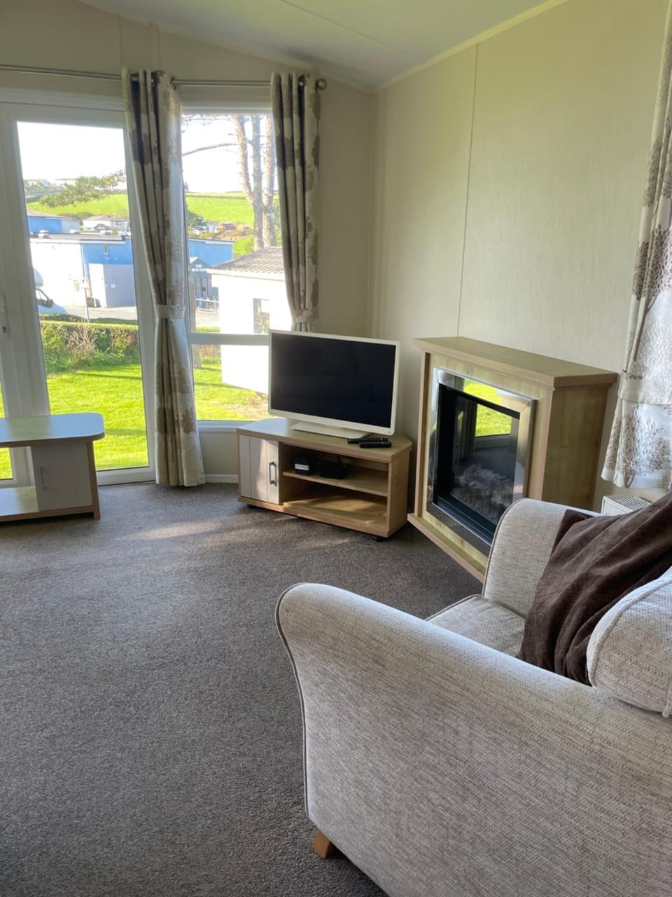 Rubys Retreat - 6 Berth Caravan in Newquay, Cornwall Apartment in England