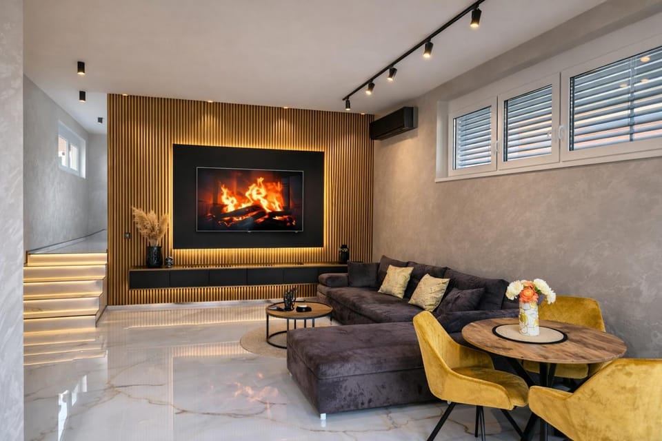 Communal lounge/ TV room, TV and multimedia, Living room, Seating area