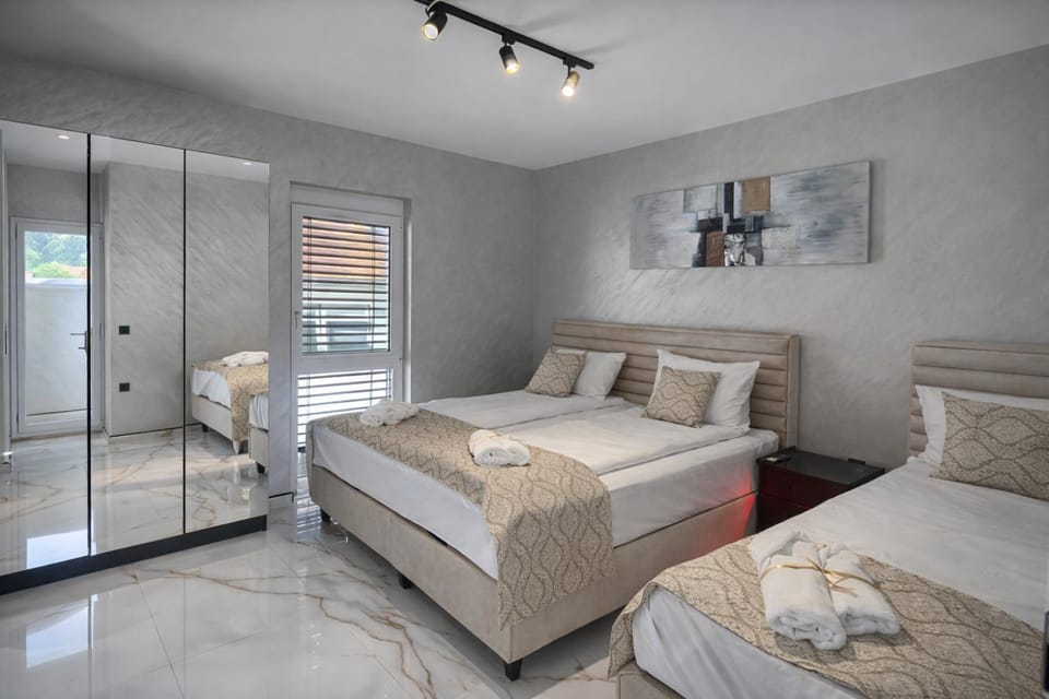 Bed, Photo of the whole room, Bedroom, towels, wardrobe