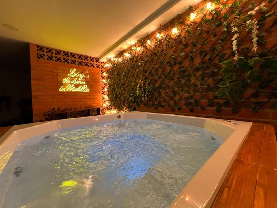Poblado Villa Great views Nature Jacuzzi Security Villa in Medellin