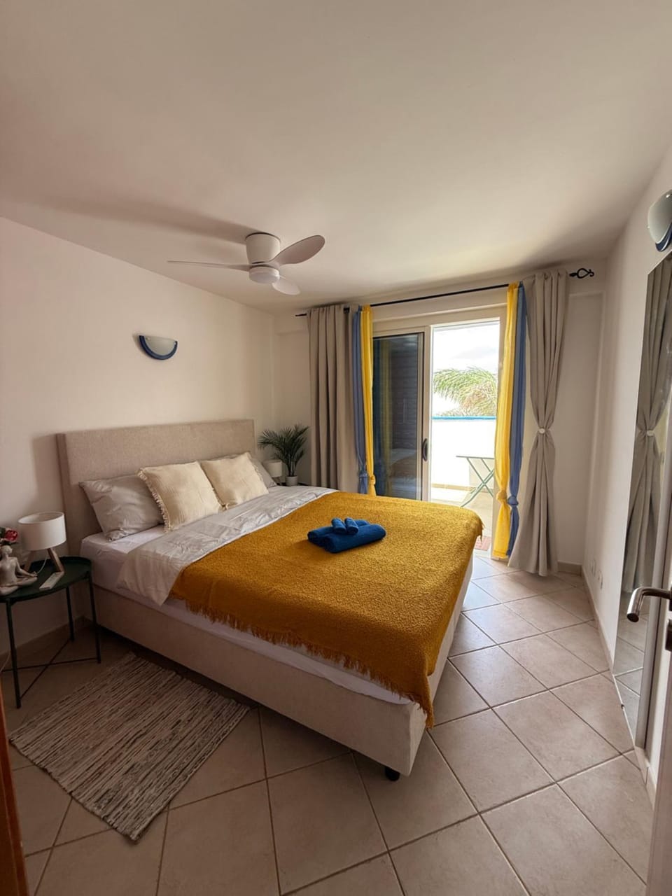 Leme Bedje - Two bedroom, Pool, WiFi & Beachfront Apartment in Santa Maria