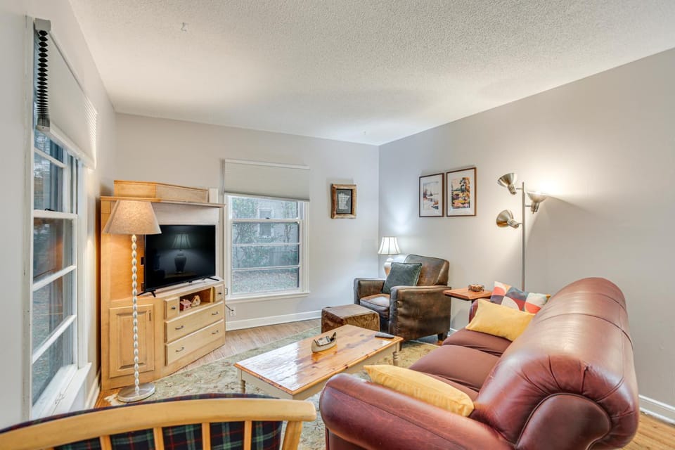 7 Mi to Downtown Minneapolis: Home w/ Fire Pit! House in Richfield