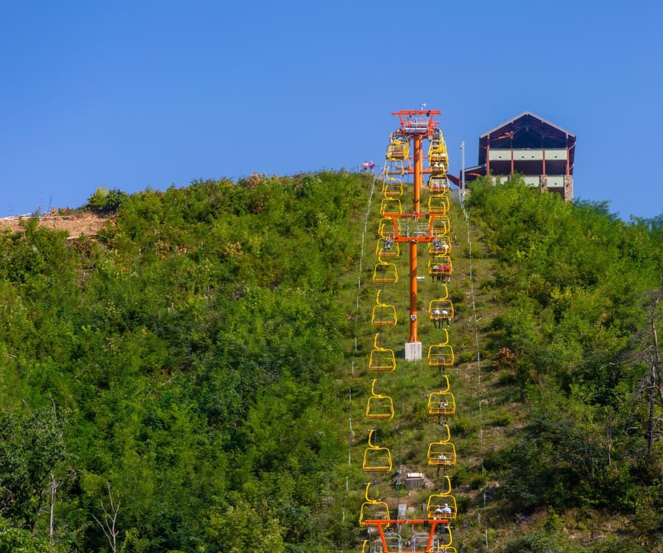 A Timber Hideaway, Cozy Cabin Retreat in the Smokies Comfort & Fun for All! Cabin in Sevier County