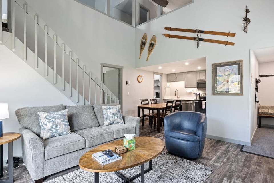 Red Pine Canyons- Short Walk to Ski Lifts With A Private balcony And Grill Resort in Wasatch County