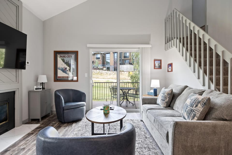 Red Pine Canyons- Short Walk to Ski Lifts With A Private balcony And Grill Resort in Wasatch County