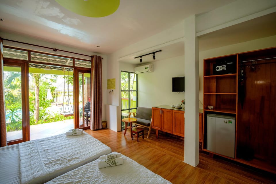 Bed, Living room, Bedroom