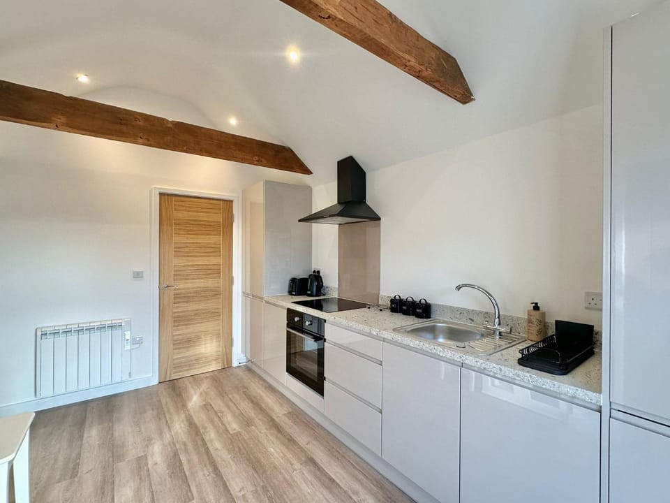 Coffee/tea facilities, Kitchen or kitchenette, stove, toaster, kitchen