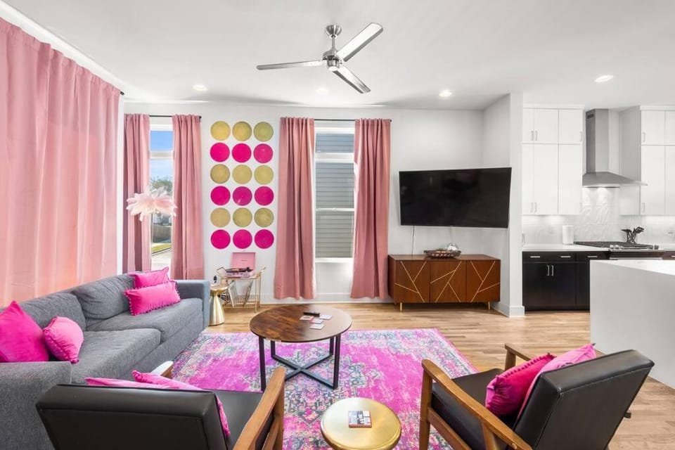 Ultimate Bach 10min to DT IG Walls Every Room House in Nashville