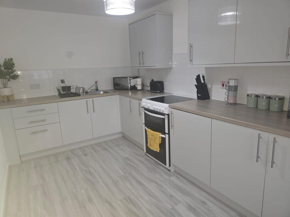 New 4bedroom house near Manchester Airport Apartment in England