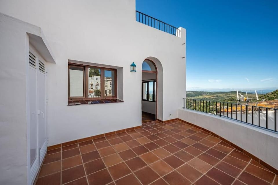 Natural landscape, View (from property/room), Balcony/Terrace, Seating area