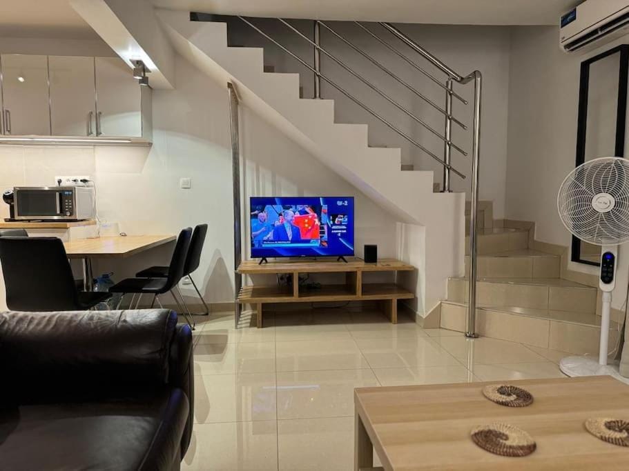 Kitchen or kitchenette, Living room, Dining area