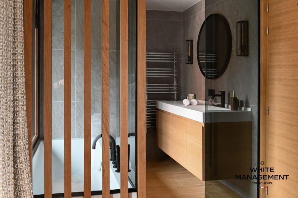 Résidence Les Glaciers - Chaleureux chalet contemporain à Courchevel 1650 MAE-4431 Apartment in Saint-Bon-Tarentaise