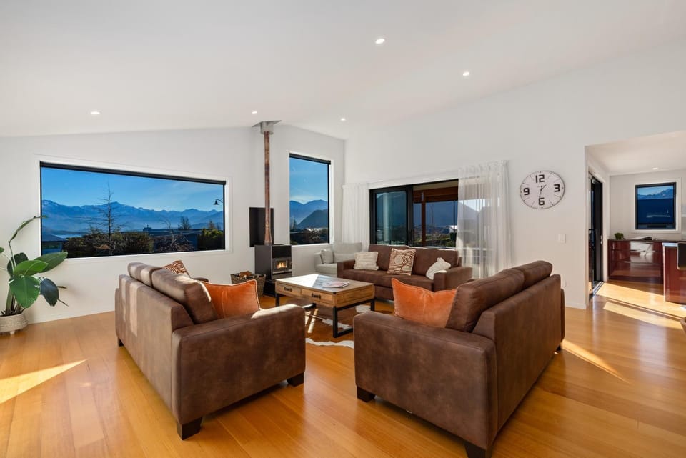 Natural landscape, Living room, Seating area, Evening entertainment, Lake view, Mountain view