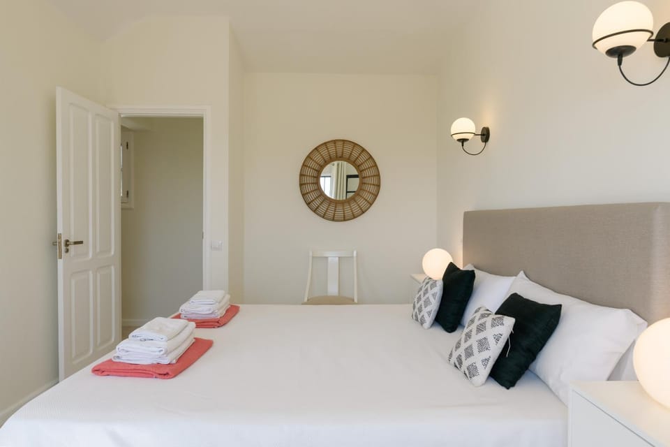 Casa Maresia, Playa Bastian Sea Views - Communal Swimming Pool House in Costa Teguise