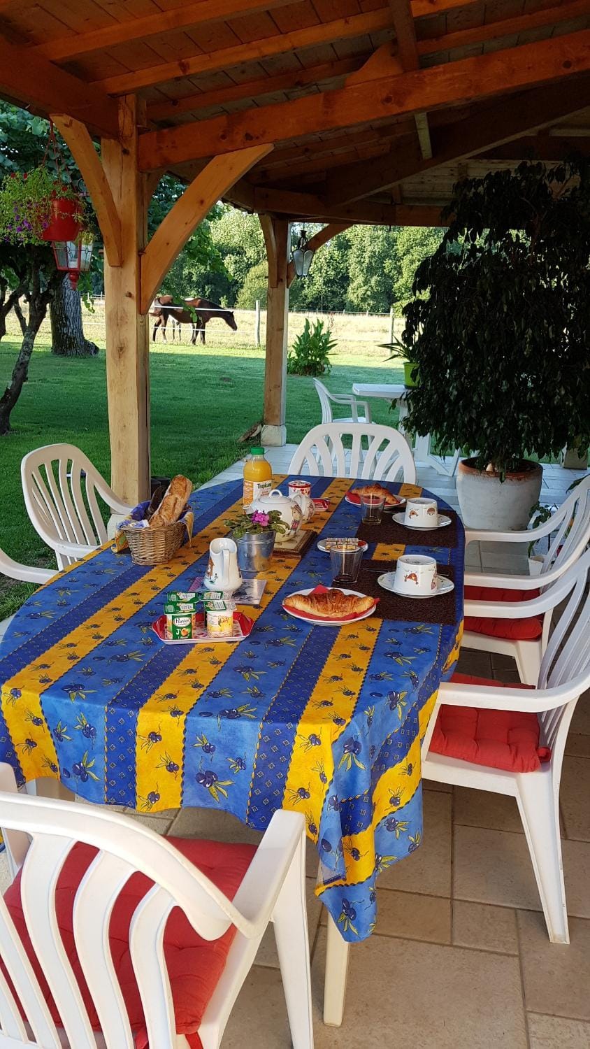 Chambres d'Hotes Carpediem Bed and Breakfast in Occitanie