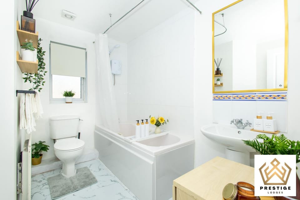 Shower, Toilet, Bathroom, Bath, towels, towels