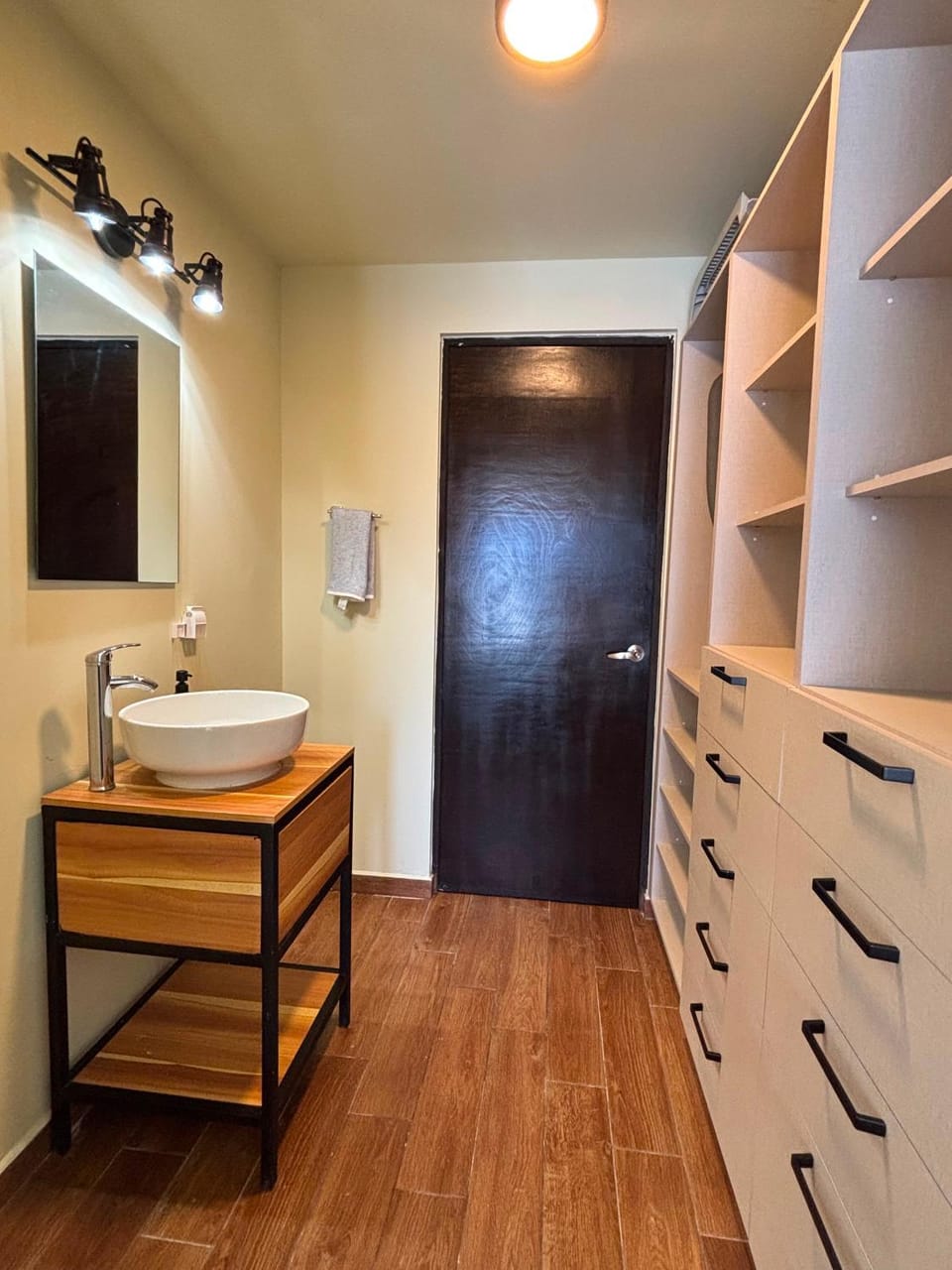 Bathroom, wardrobe