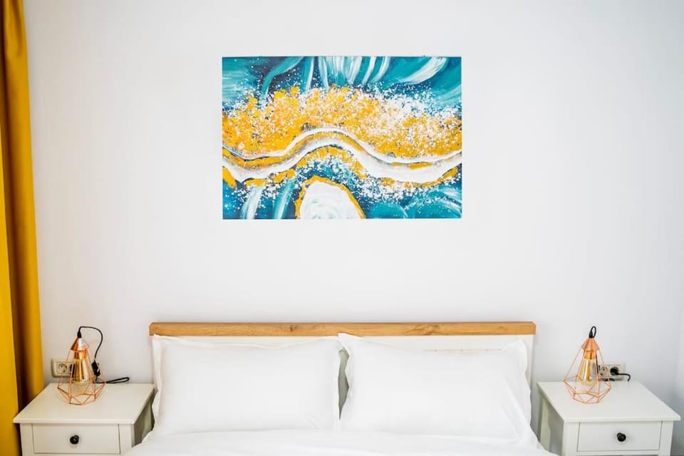 Bed, Photo of the whole room, Decorative detail, Bedroom