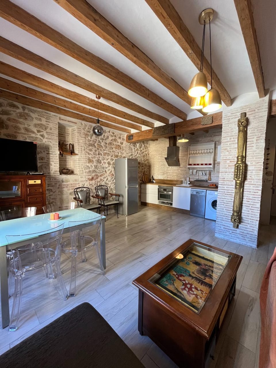 Nearby landmark, TV and multimedia, Living room, Dining area, internet, internet