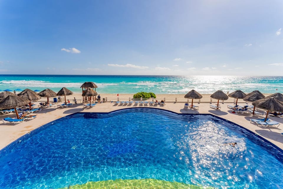 Beach, Pool view, Sea view, Swimming pool, Swimming pool, sunbed