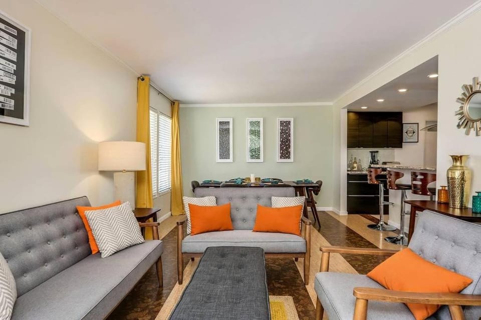 Kitchen or kitchenette, Living room, Seating area