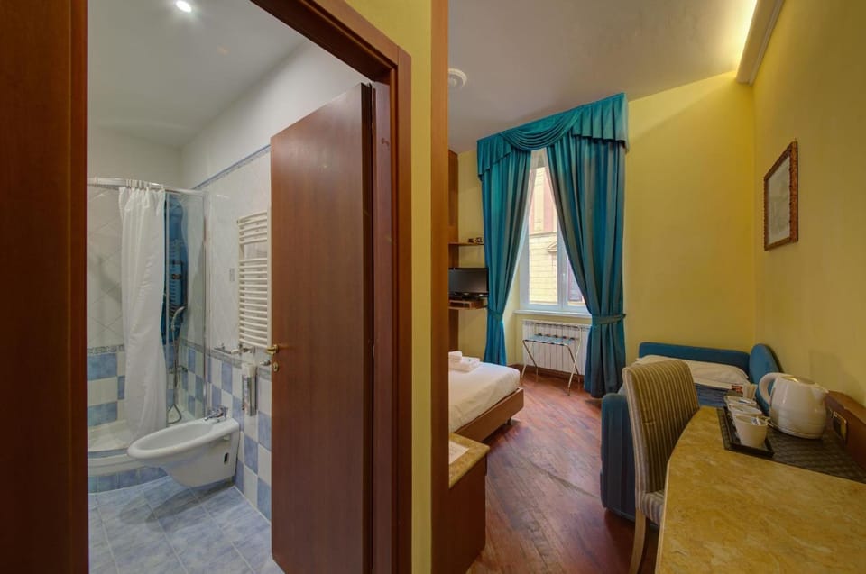 Shower, Toilet, Bed, Bathroom, Photo of the whole room, Bedroom, Bath, towels