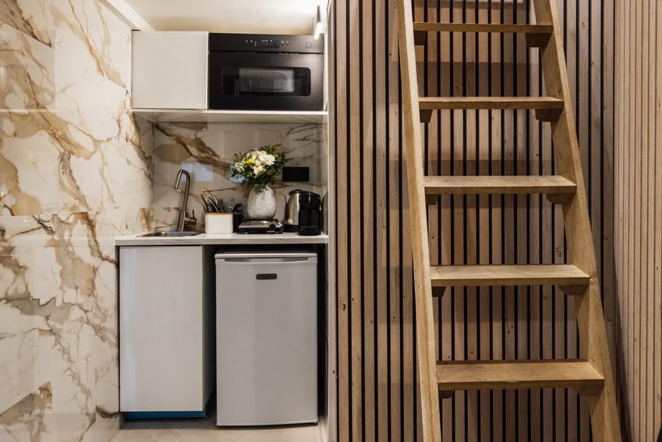 Cosy room inside Batignolles - L60 Apartment in Paris