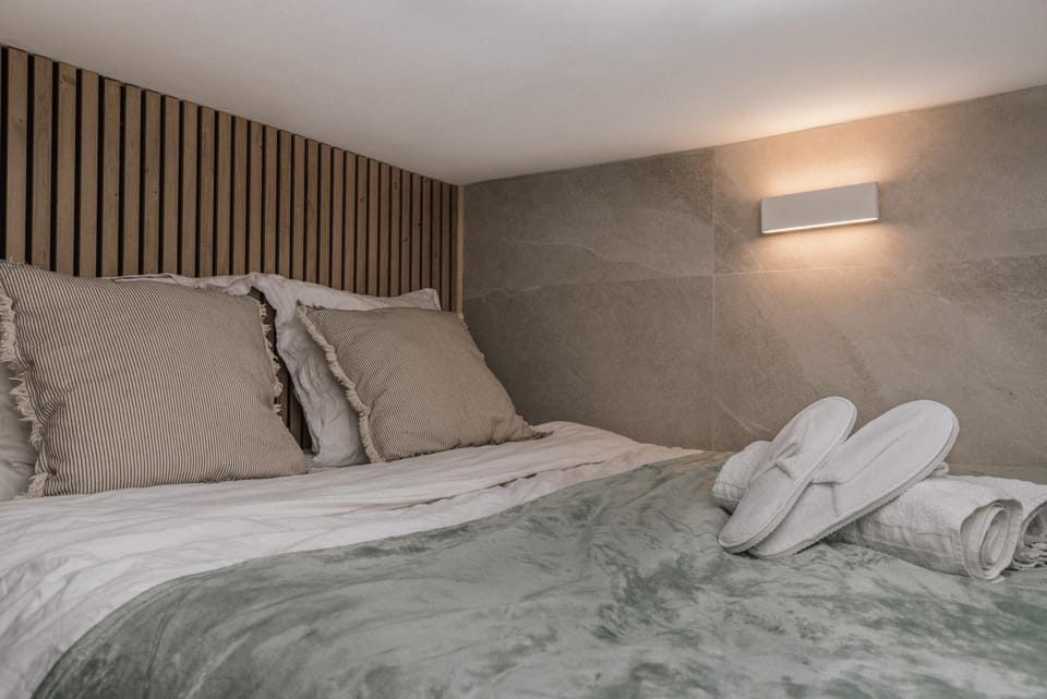 Cosy room inside Batignolles - L60 Apartment in Paris