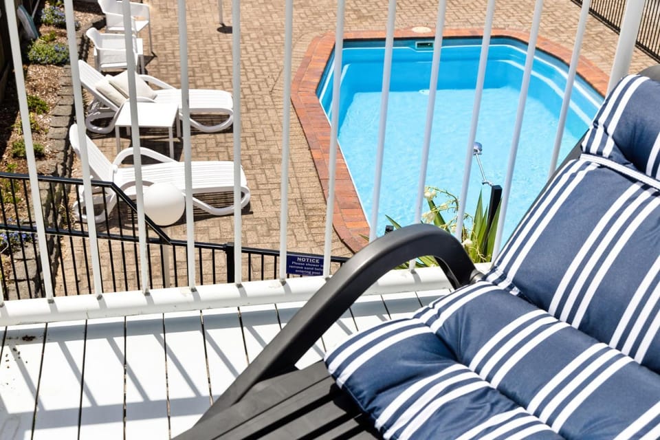 Balcony/Terrace, Pool view, Swimming pool