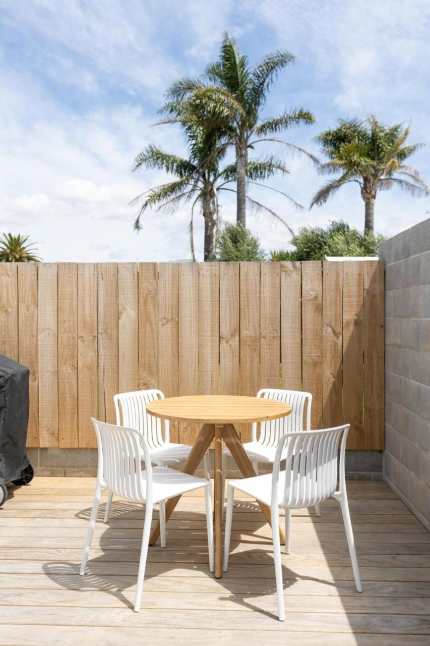 Mount Maunganui Self Contained Flat by the Beach Apartment in Bay Of Plenty
