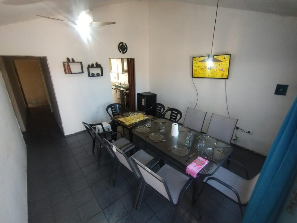 TV and multimedia, Kitchen or kitchenette, Living room, Seating area, Dining area