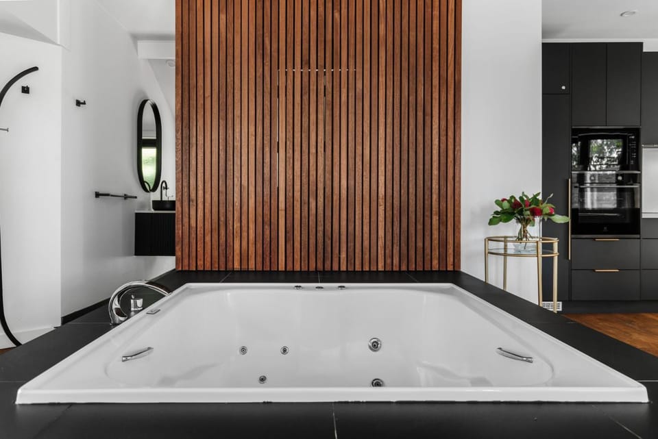 Bathroom, Bath