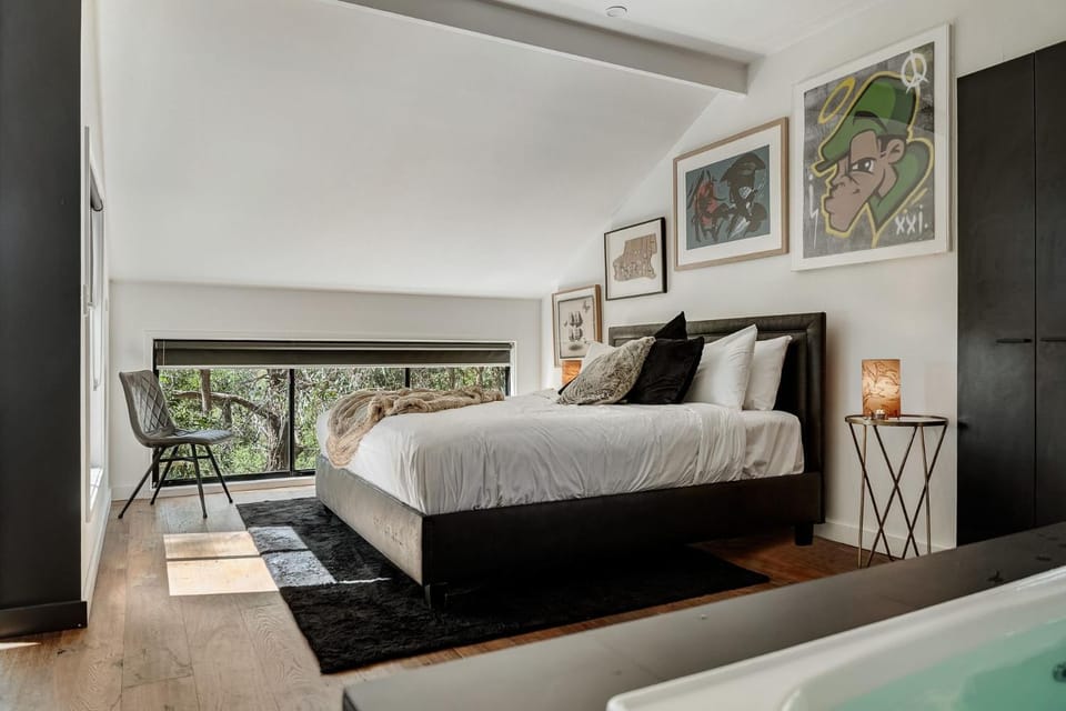 Bed, Bedroom