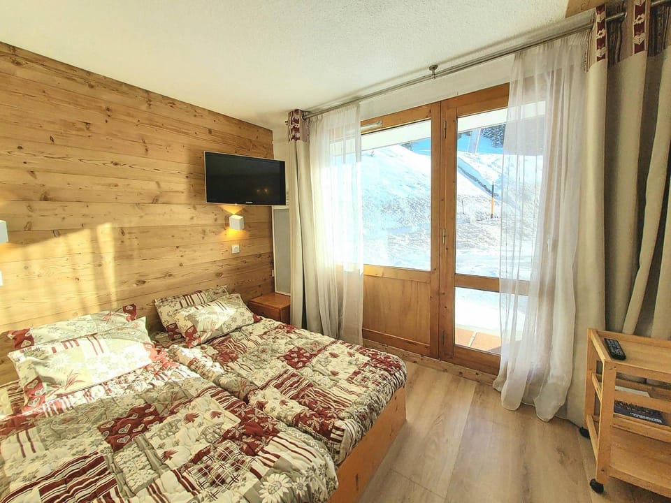 Studio rénové La Plagne avec parking, ski-in/ski-out - FR-1-351-252 Apartment in Mâcot-la-Plagne