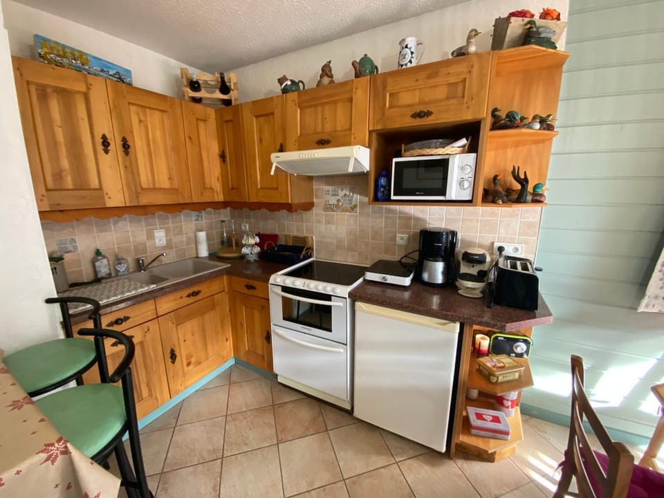 Appartement au cœur du village avec balcon et parking extérieur - FR-1-692-104 Apartment in Haute-Savoie