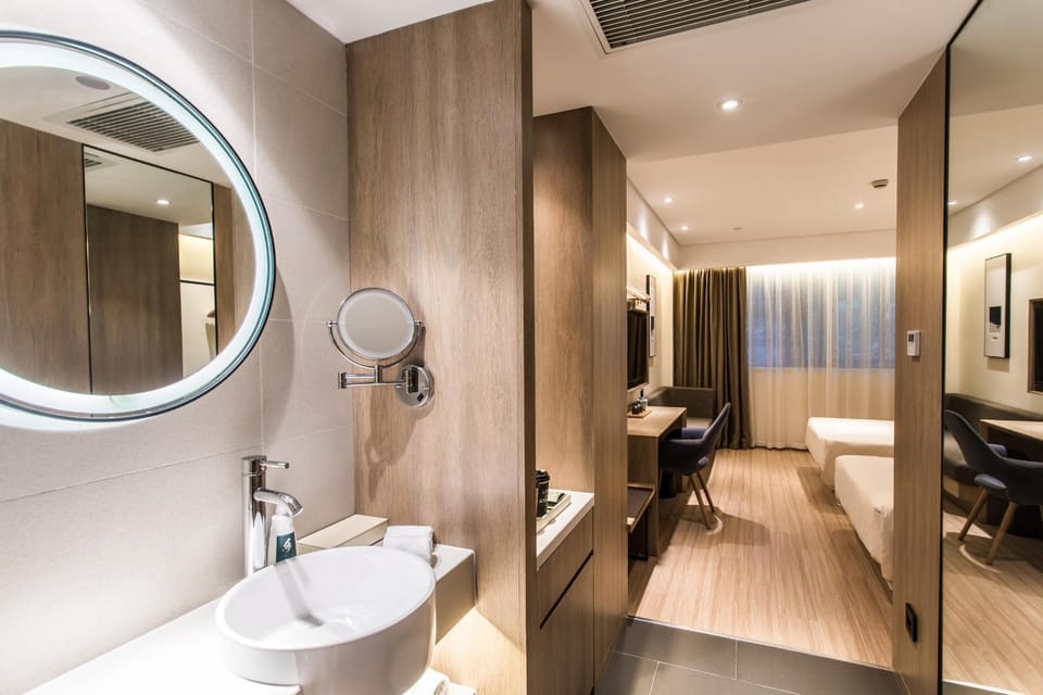 Atour Hotel Nanjing Xinjiekou Daxinggong Subway Station Hotel in Nanjing