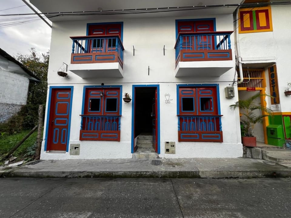 Facade/entrance, Off site