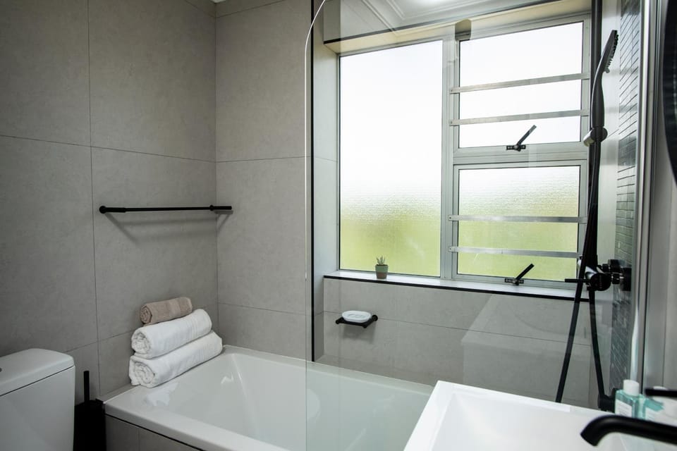 Shower, Bathroom, Bath, towels
