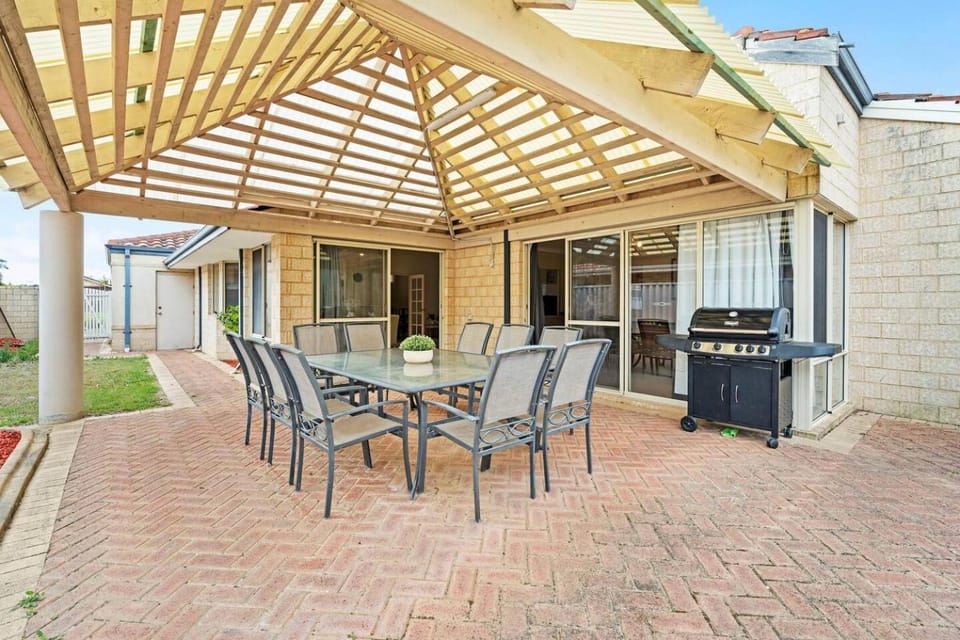 Patio, BBQ facilities