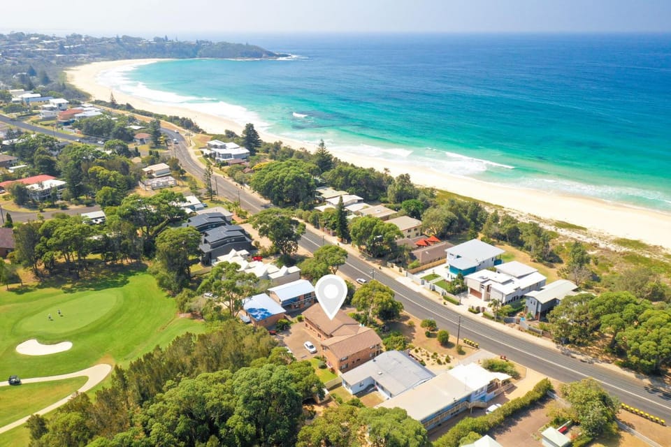 Beachlife - Steps to Mollymook Beach Apartment in Mollymook