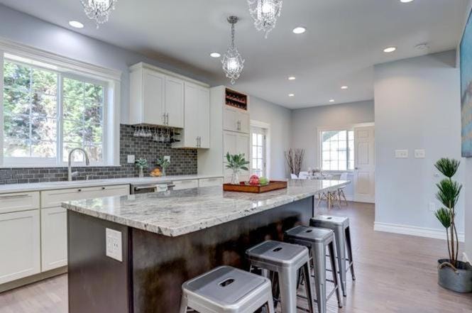 Kitchen or kitchenette, Dining area, dishwasher, kitchen