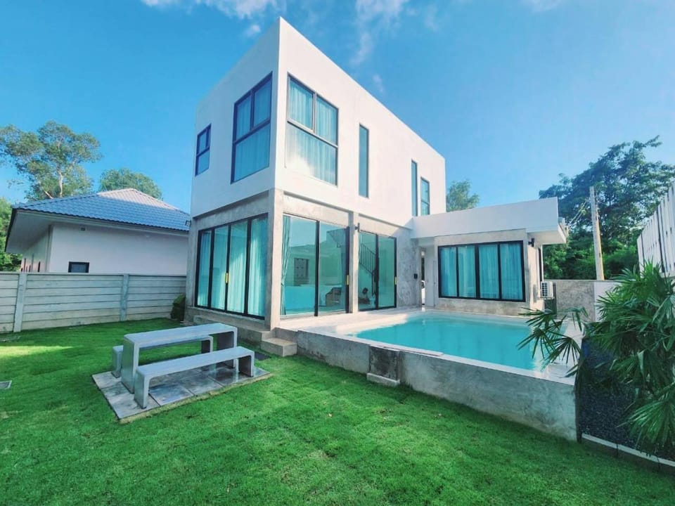 Garden, Swimming pool