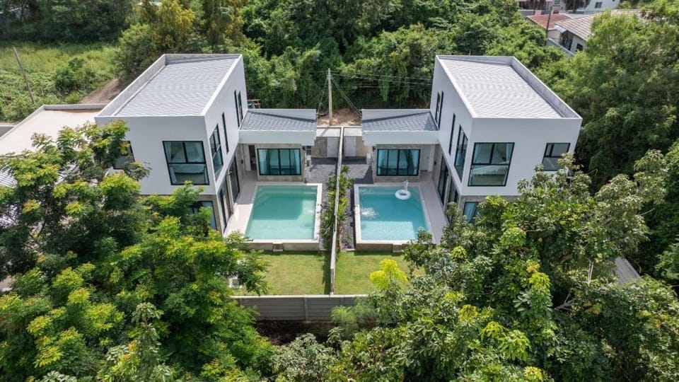 Property building, Swimming pool