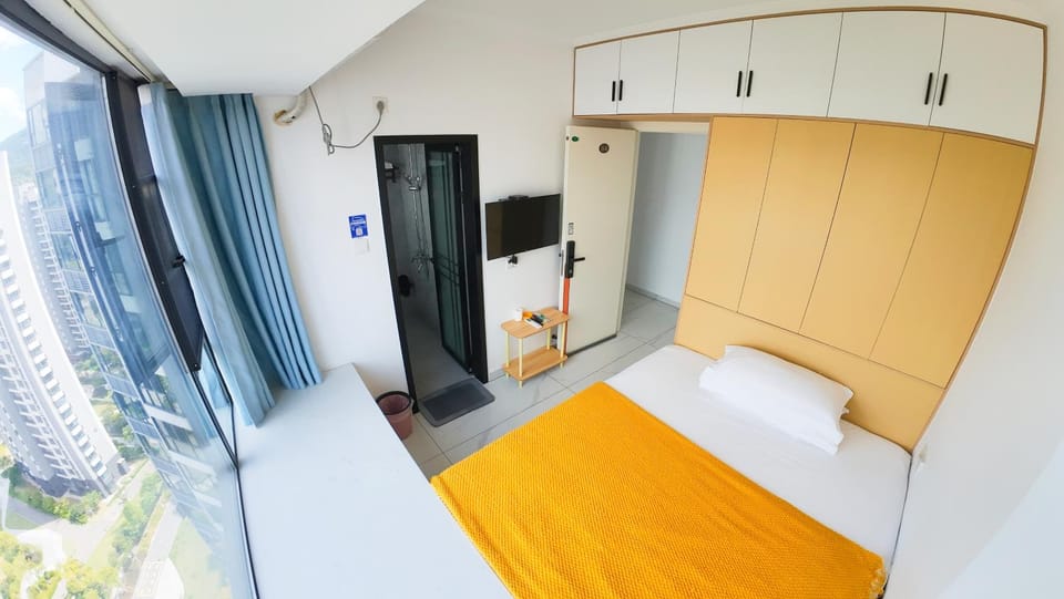 Photo of the whole room, Bedroom
