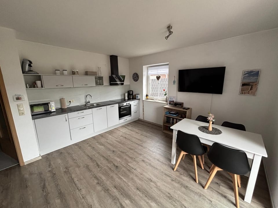 Kitchen or kitchenette, Living room