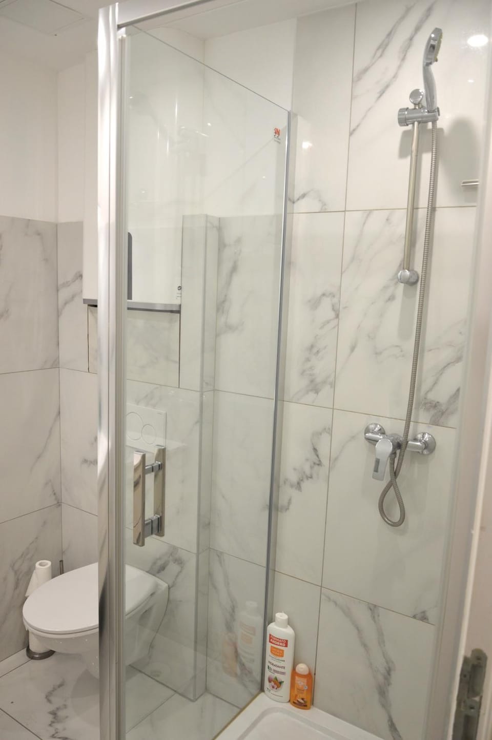 Shower, Toilet, Bathroom