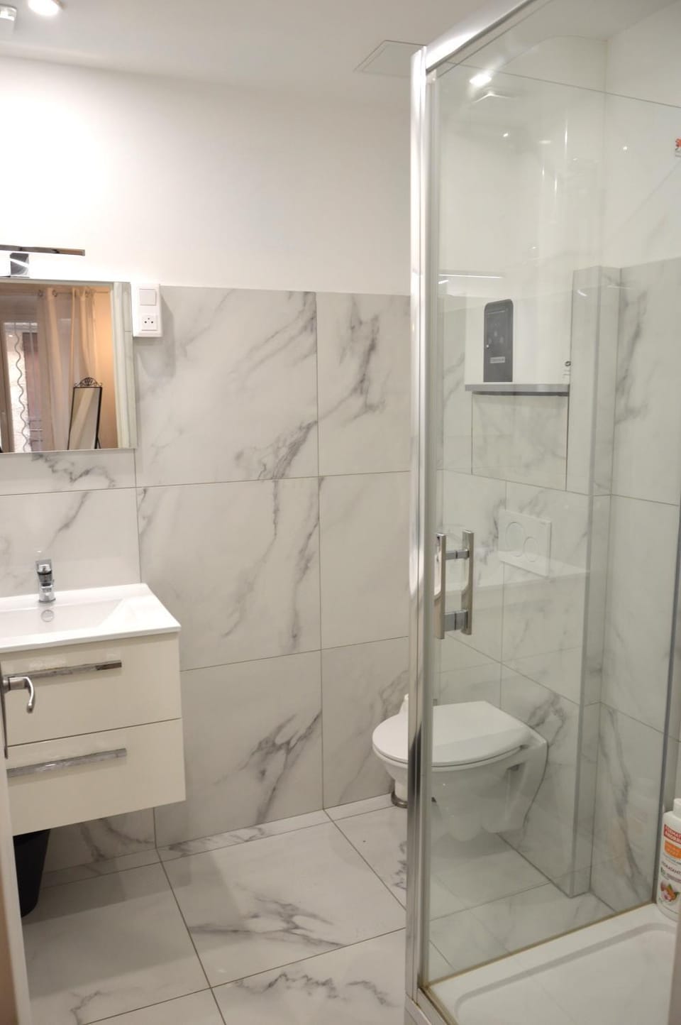 Shower, Toilet, Bathroom