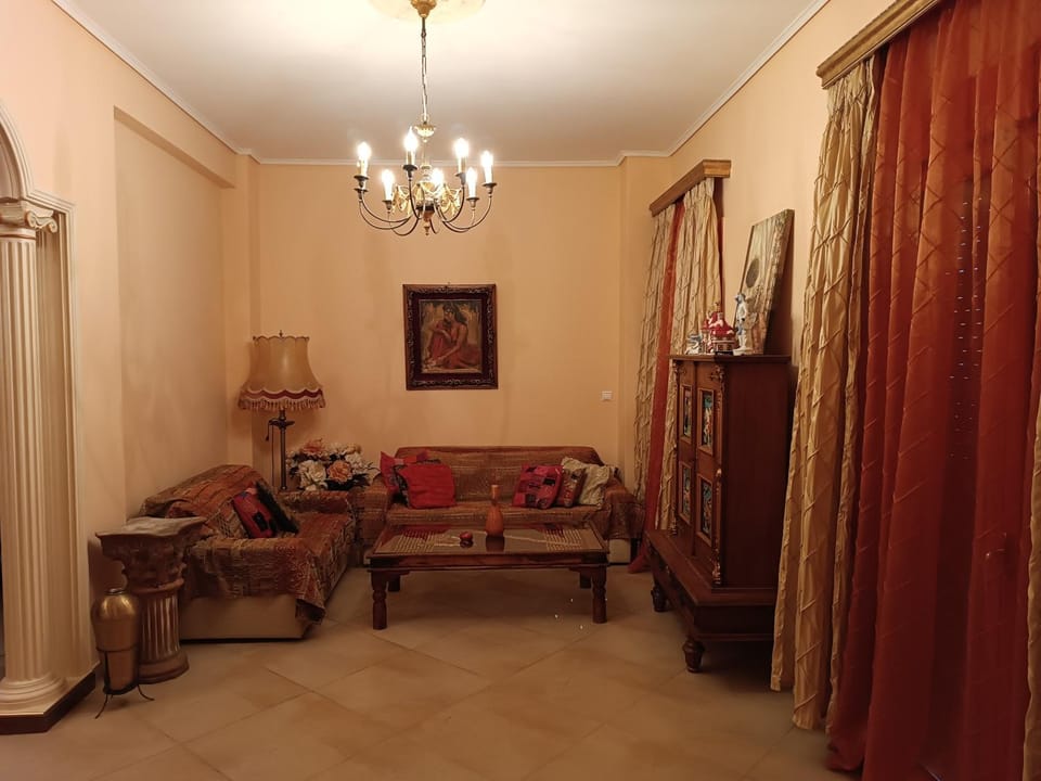 Eleni's Astrous Home Apartment in Athens
